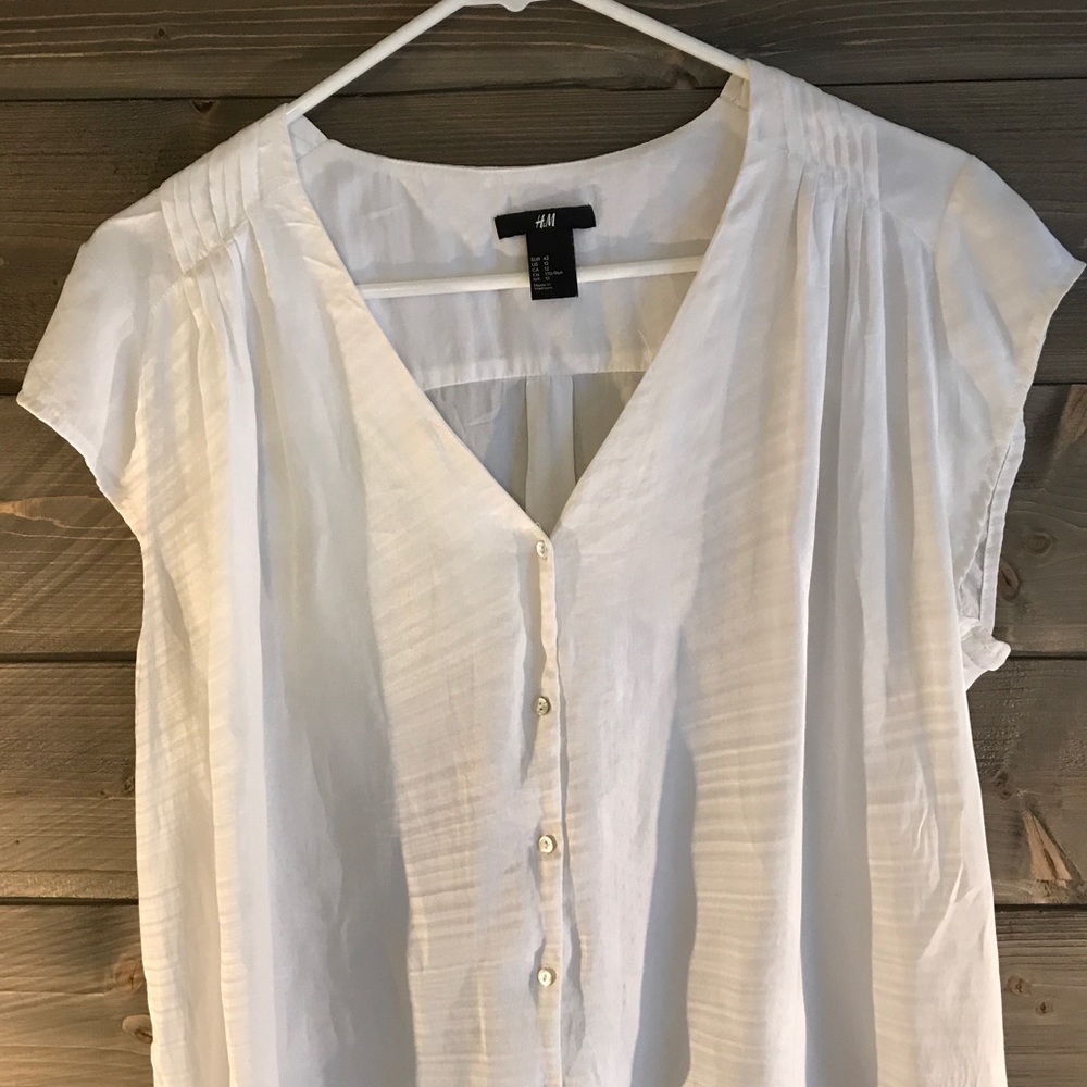 Cute H&M Top!